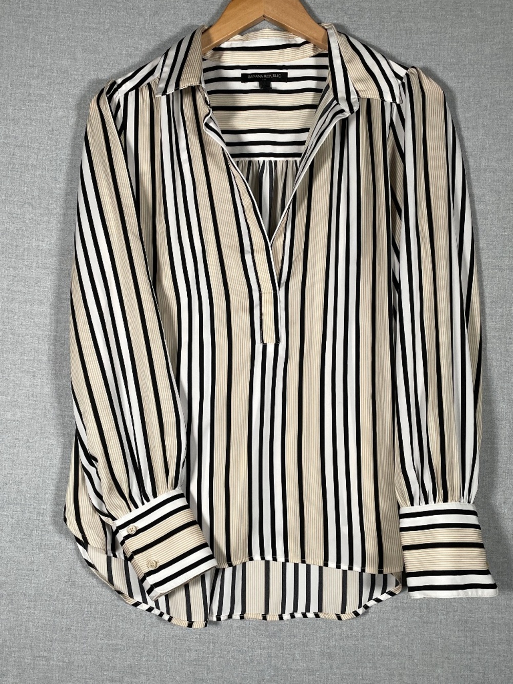 Banana Republic Striped Popover Blouse Medium M Tan Black White Vertical Stripe
